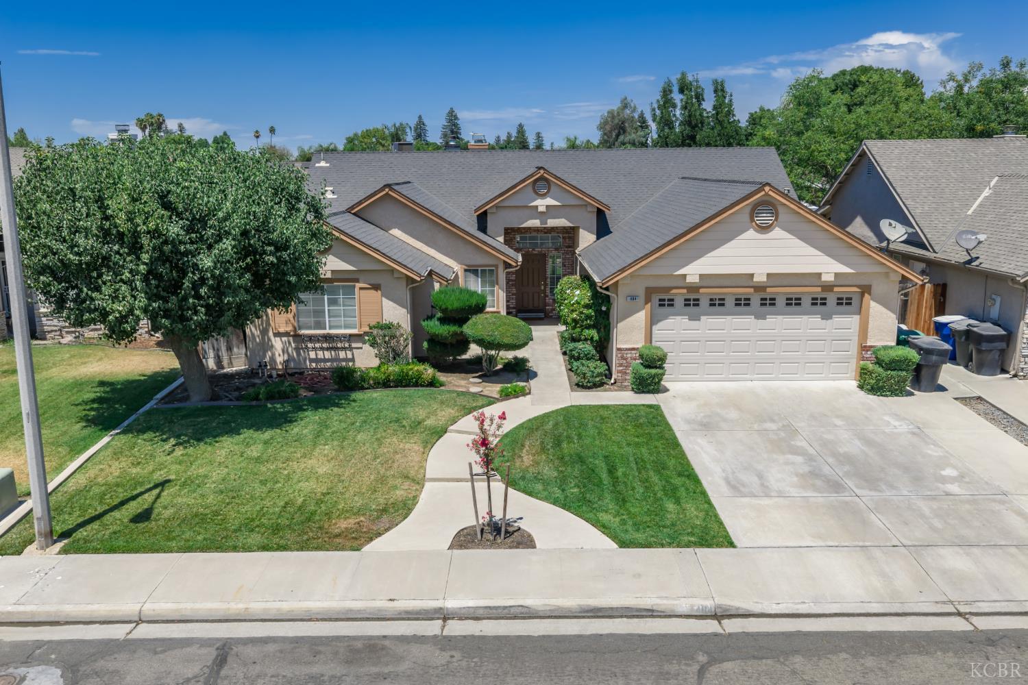 484 W Cinnamon Ave, Hanford, CA 93230