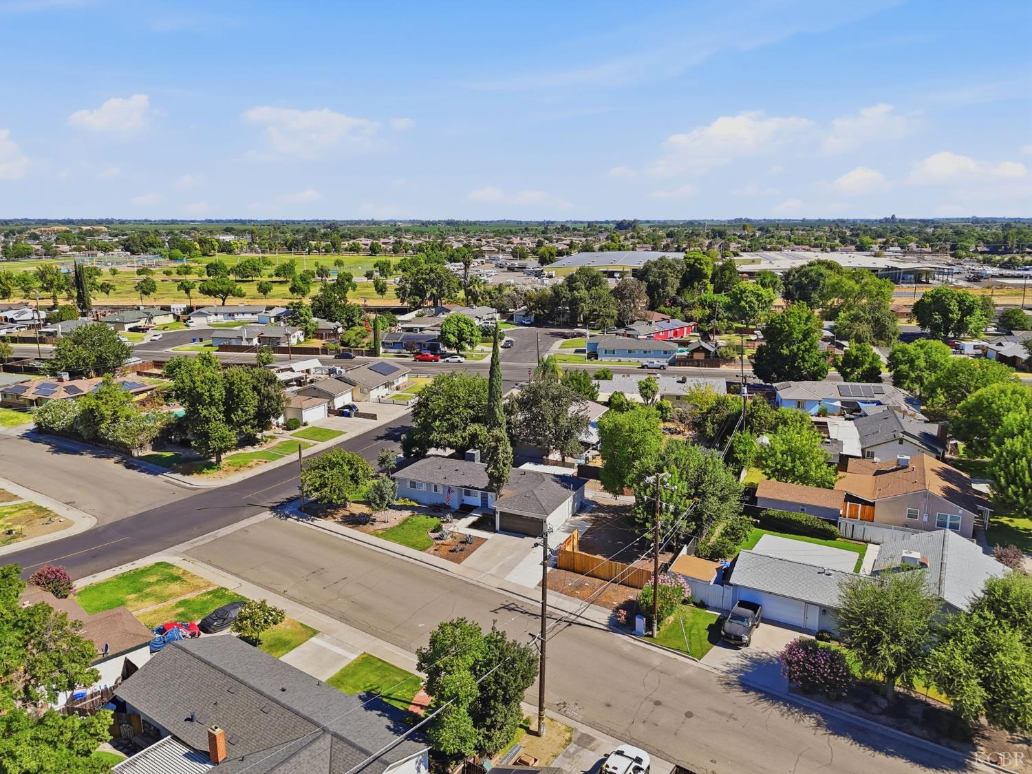 890 Laurel Ln, Lemoore, CA 93245