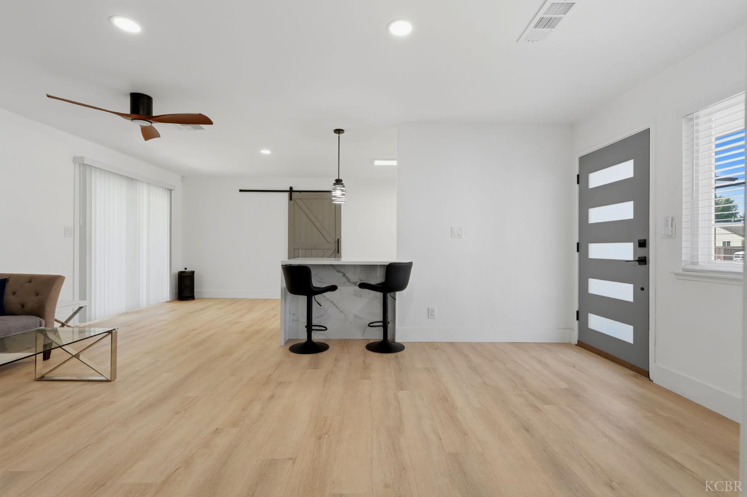 890 Laurel Ln, Lemoore, CA 93245