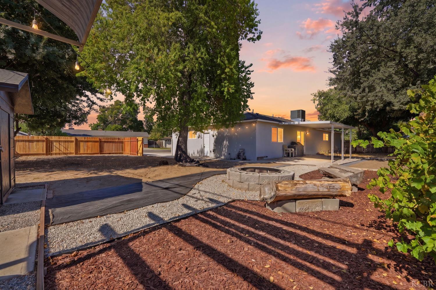 890 Laurel Ln, Lemoore, CA 93245