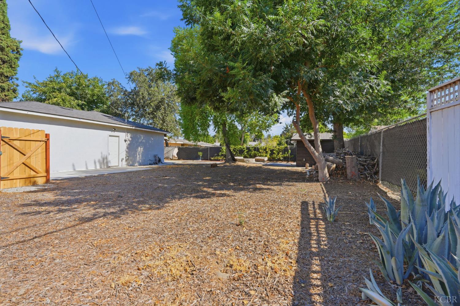 890 Laurel Ln, Lemoore, CA 93245