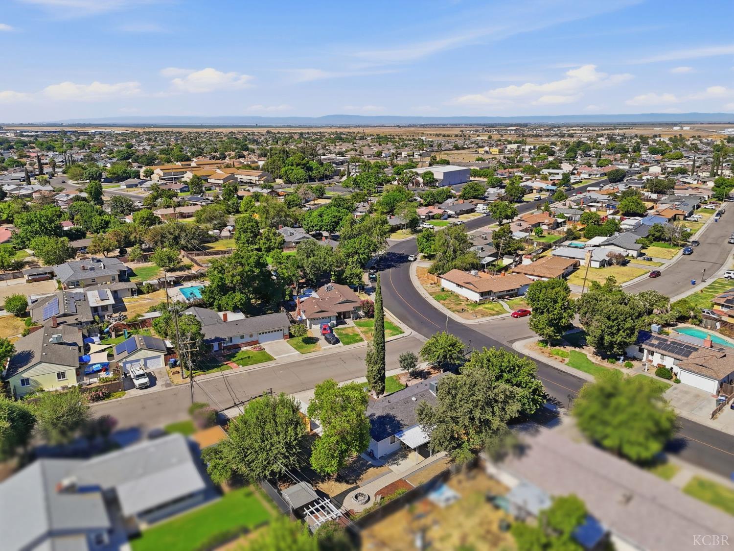 890 Laurel Ln, Lemoore, CA 93245