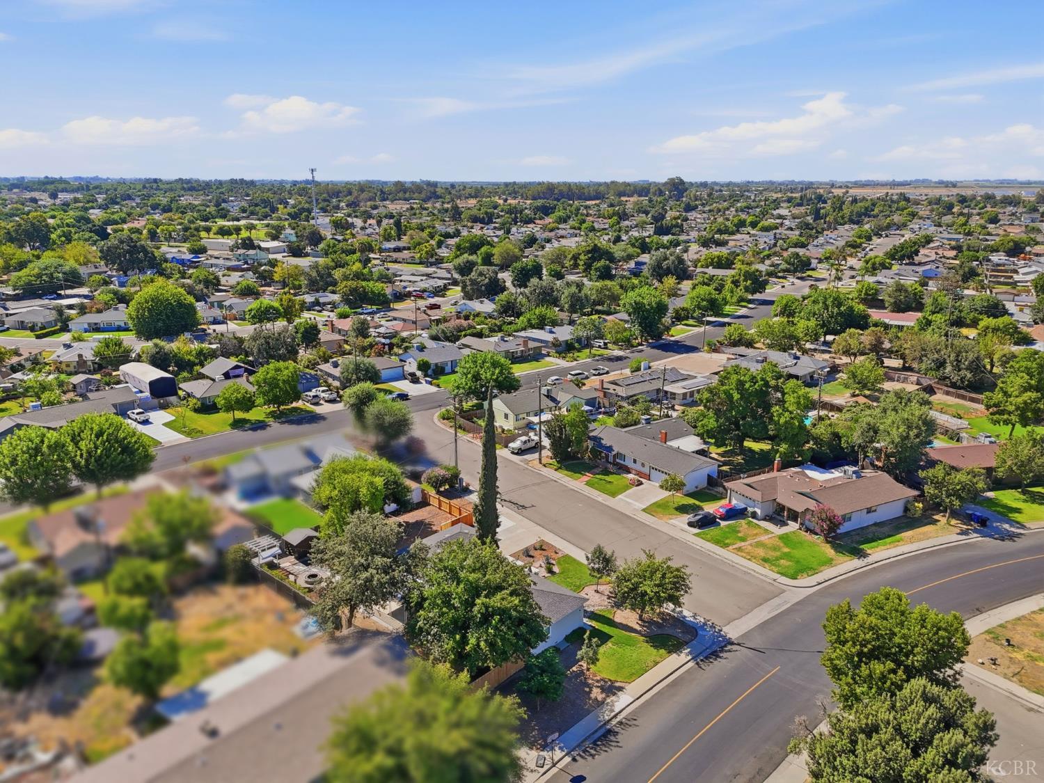 890 Laurel Ln, Lemoore, CA 93245