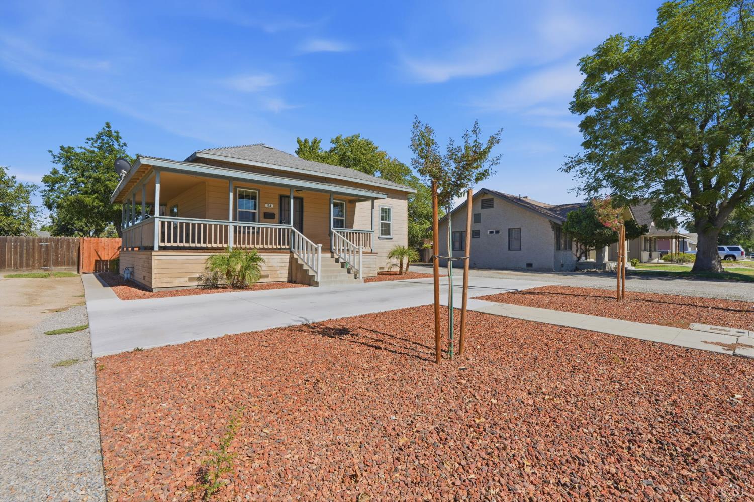 62 N Lemoore Ave, Lemoore, CA 93245