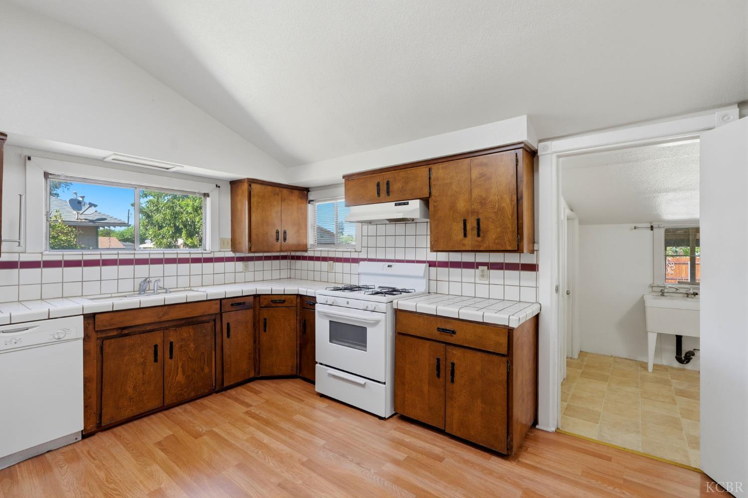 62 N Lemoore Ave, Lemoore, CA 93245