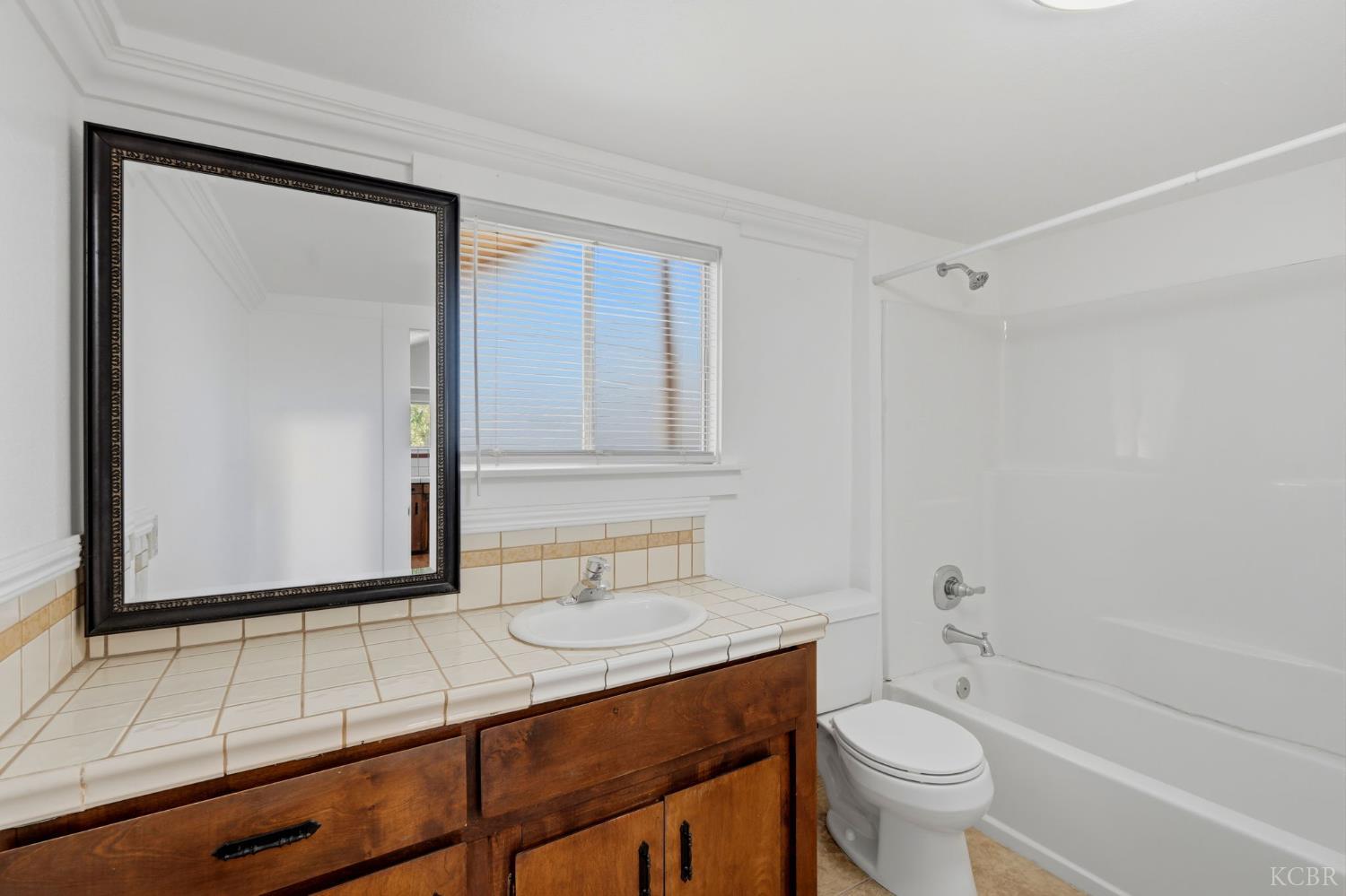 62 N Lemoore Ave, Lemoore, CA 93245