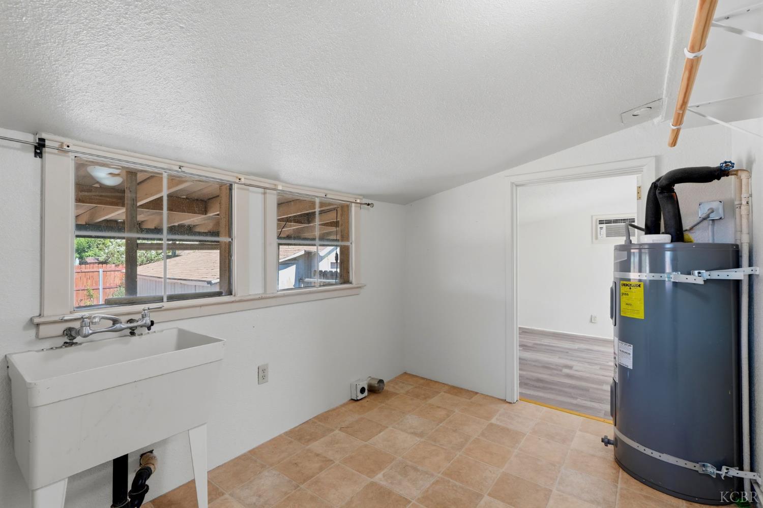 62 N Lemoore Ave, Lemoore, CA 93245