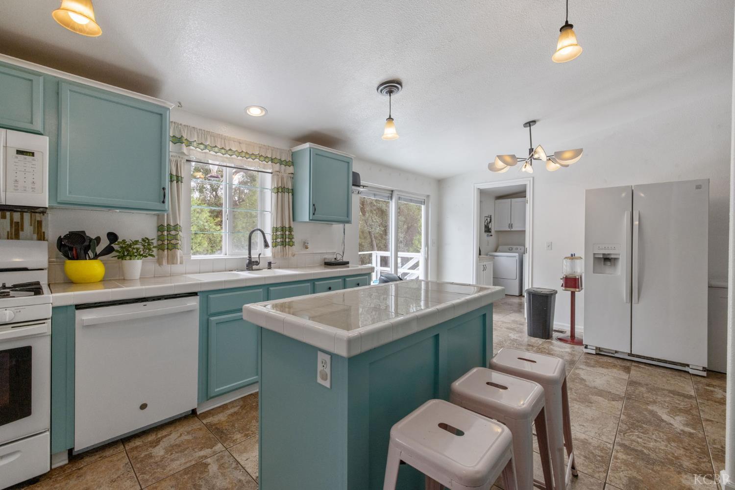 46529 Butternut Ln, Squaw Valley, CA 93675