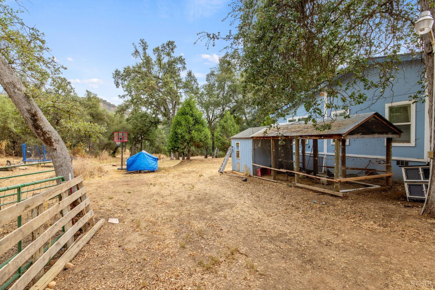 46529 Butternut Ln, Squaw Valley, CA 93675