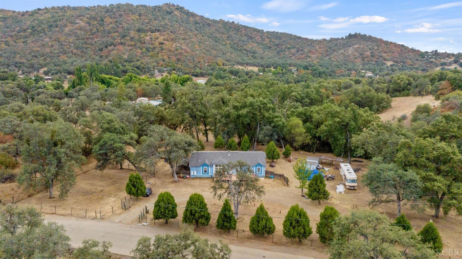 46529 Butternut Ln, Squaw Valley, CA 93675