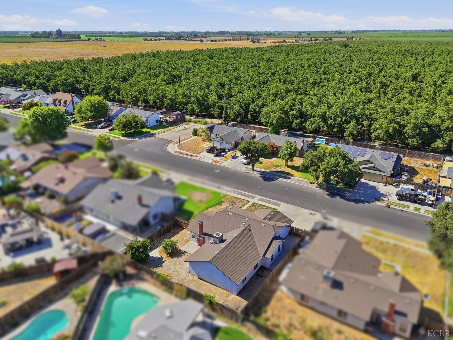 927 Elderwood Ln, Lemoore, CA 93245