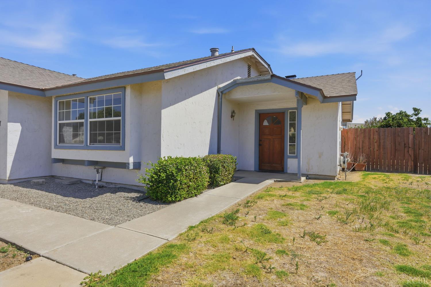 927 Elderwood Ln, Lemoore, CA 93245