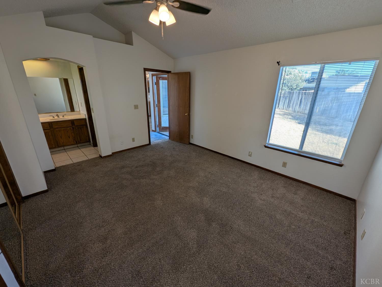 823 Tony Dr, Hanford, CA 93230