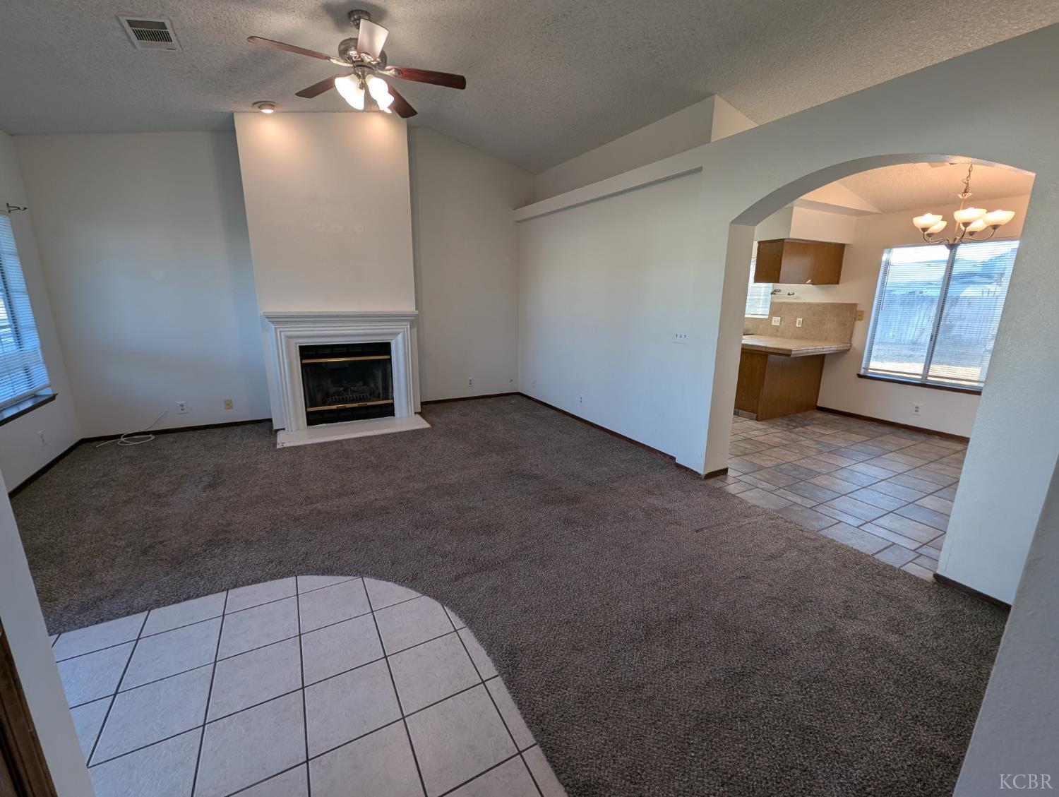 823 Tony Dr, Hanford, CA 93230