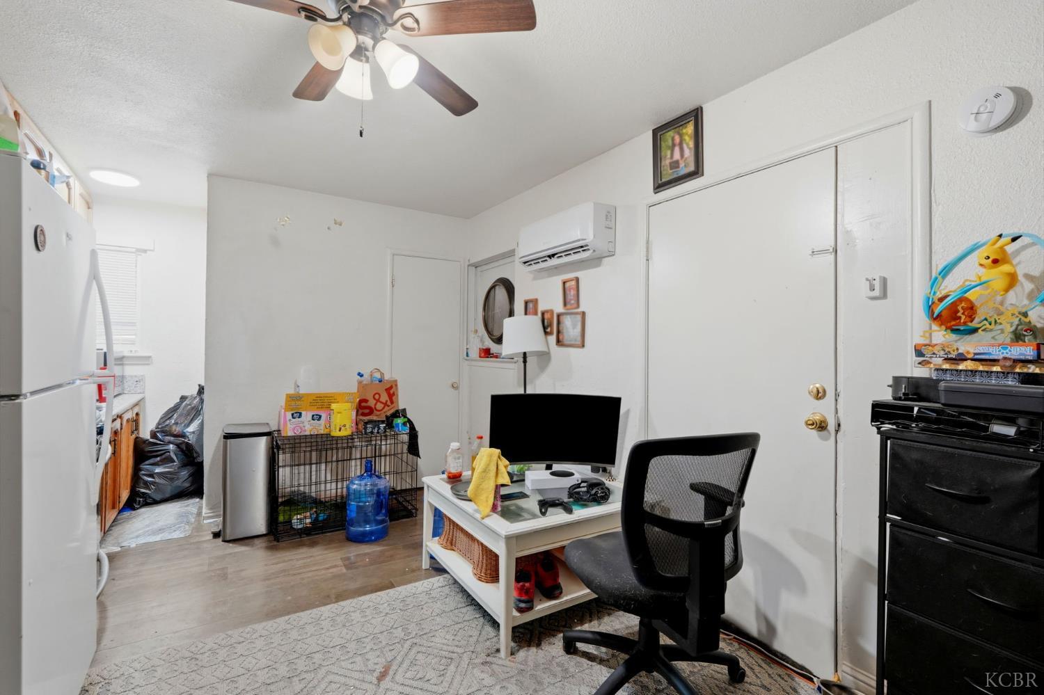 523 E 11th St, Hanford, CA 93230