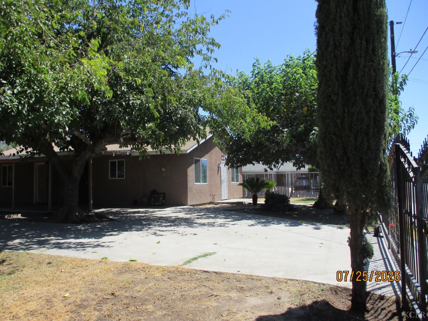 224 Scott St, Hanford, CA 93230