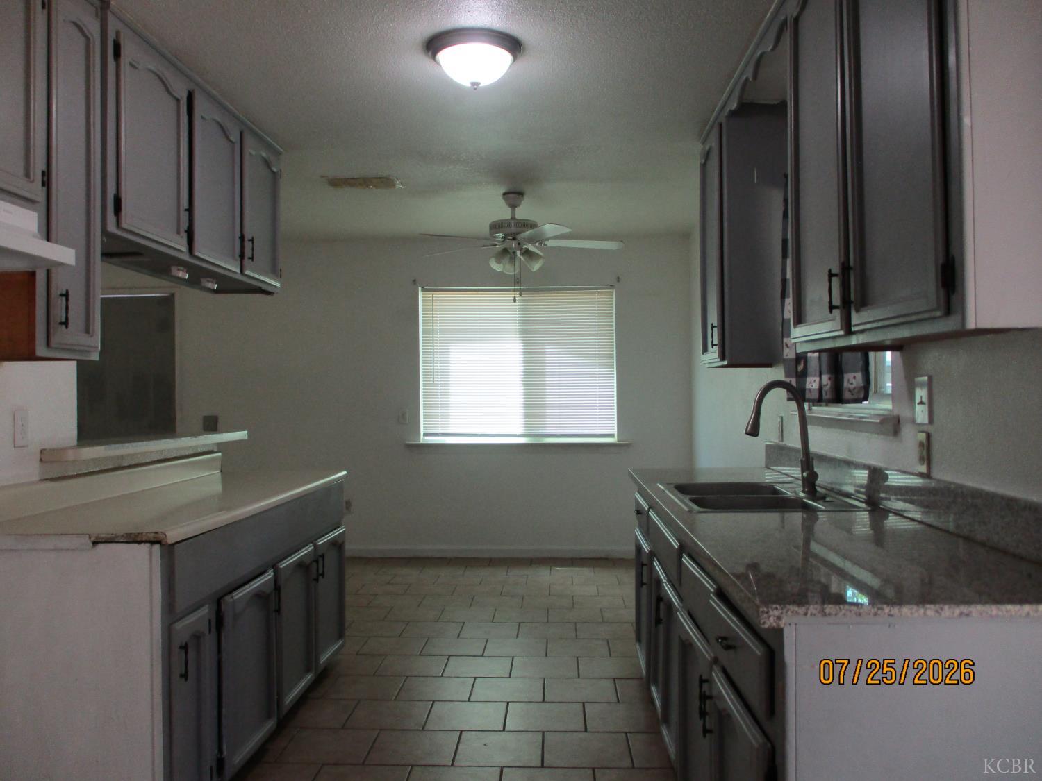 224 Scott St, Hanford, CA 93230