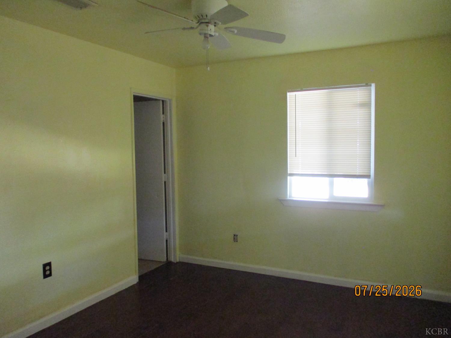 224 Scott St, Hanford, CA 93230