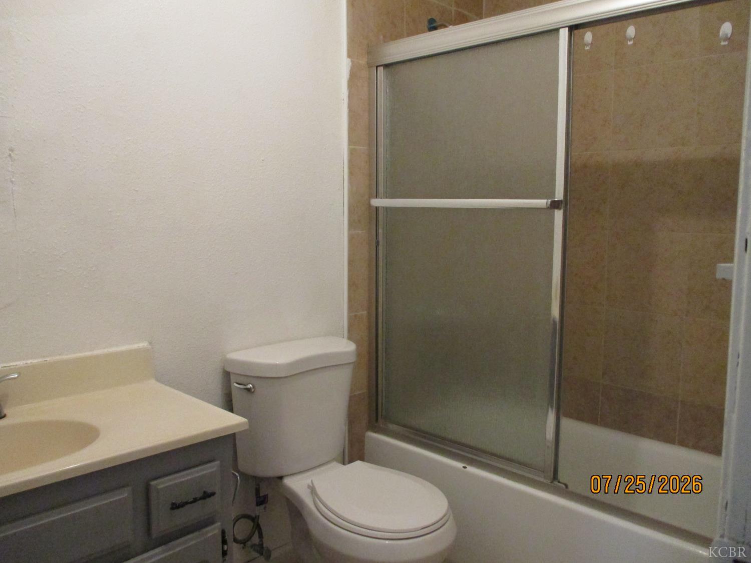 224 Scott St, Hanford, CA 93230