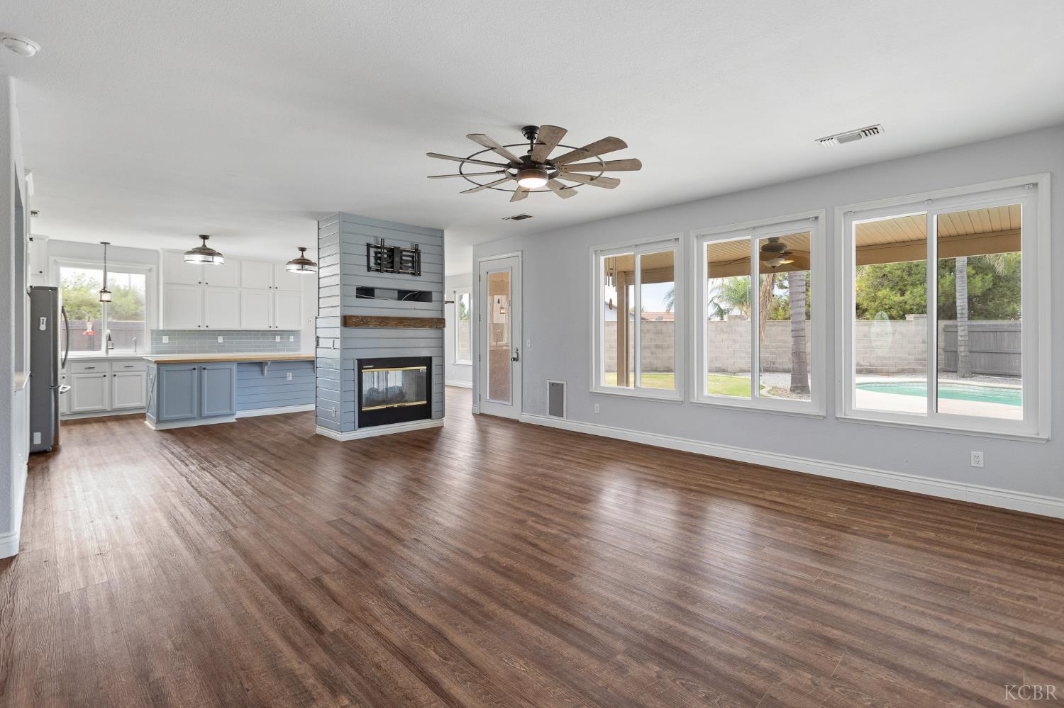 671 Vista Ct, Lemoore, CA 93245