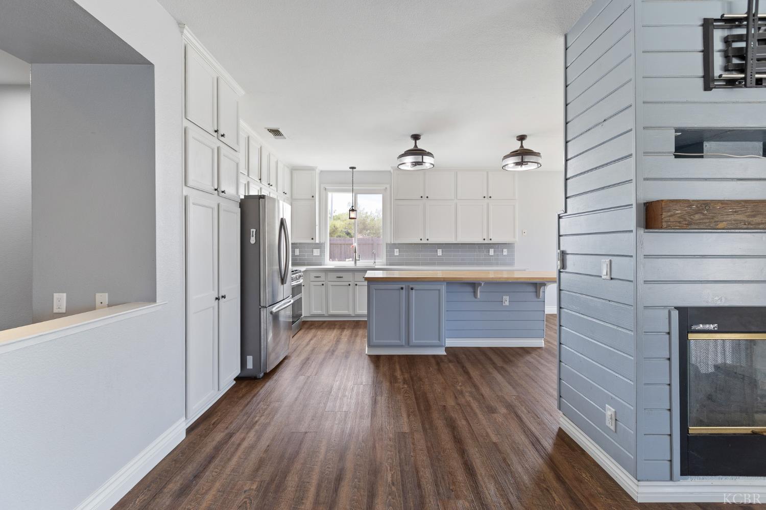 671 Vista Ct, Lemoore, CA 93245