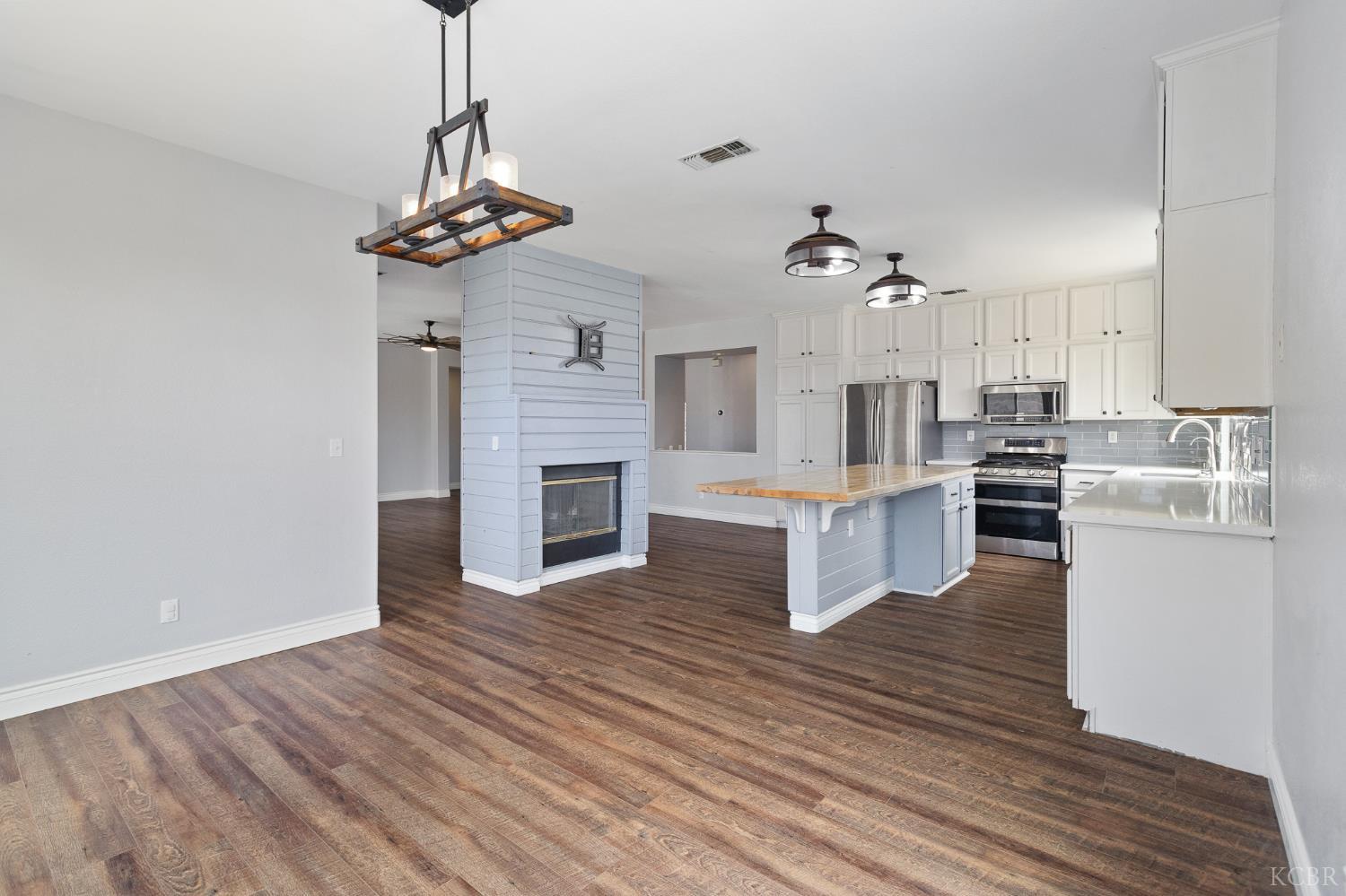 671 Vista Ct, Lemoore, CA 93245
