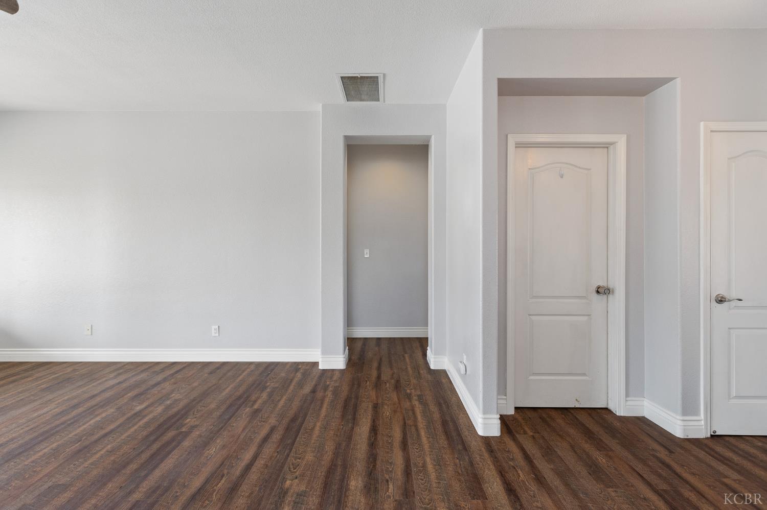 671 Vista Ct, Lemoore, CA 93245