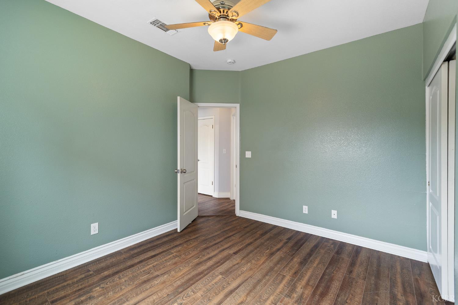 671 Vista Ct, Lemoore, CA 93245