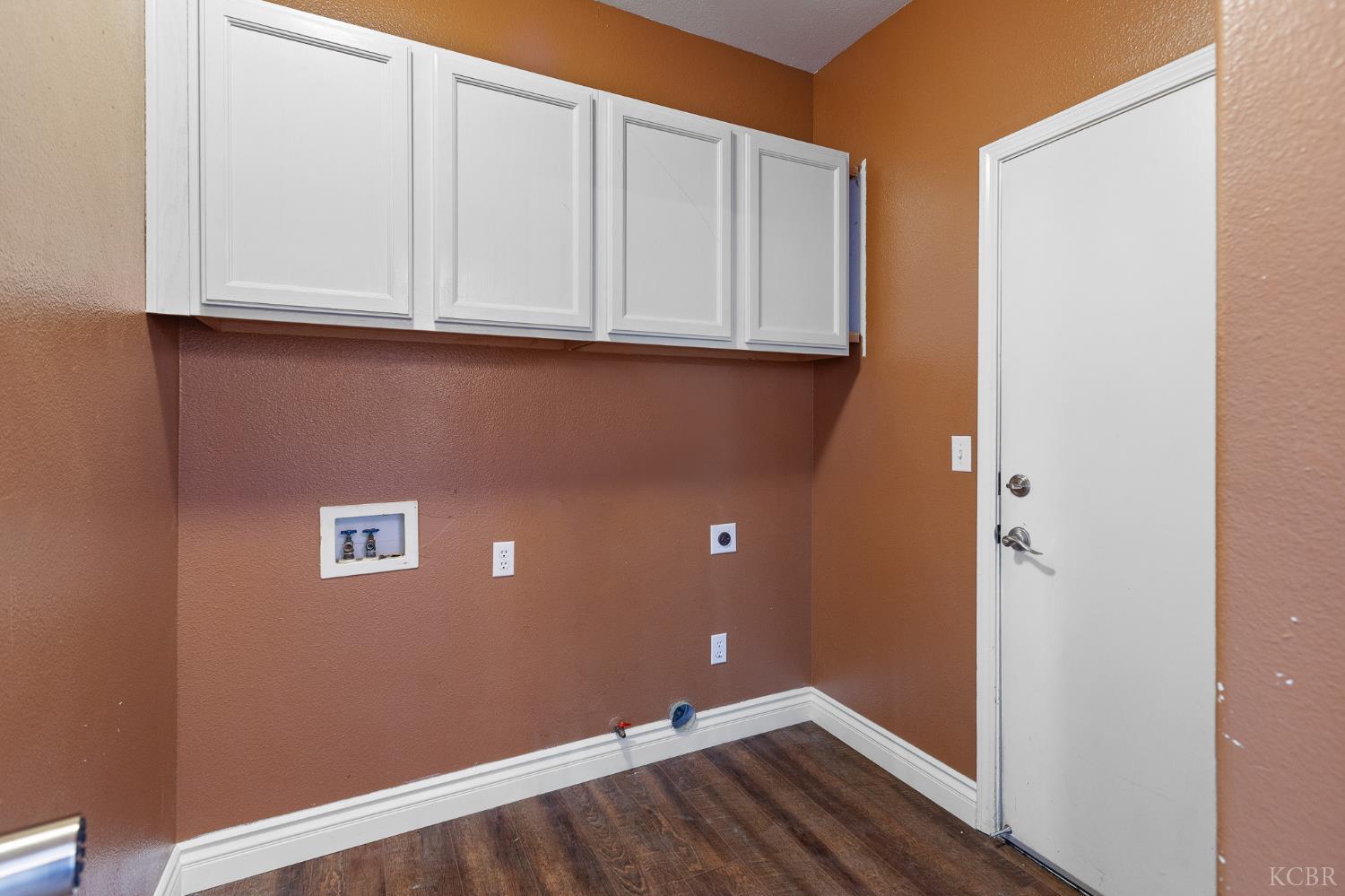 671 Vista Ct, Lemoore, CA 93245