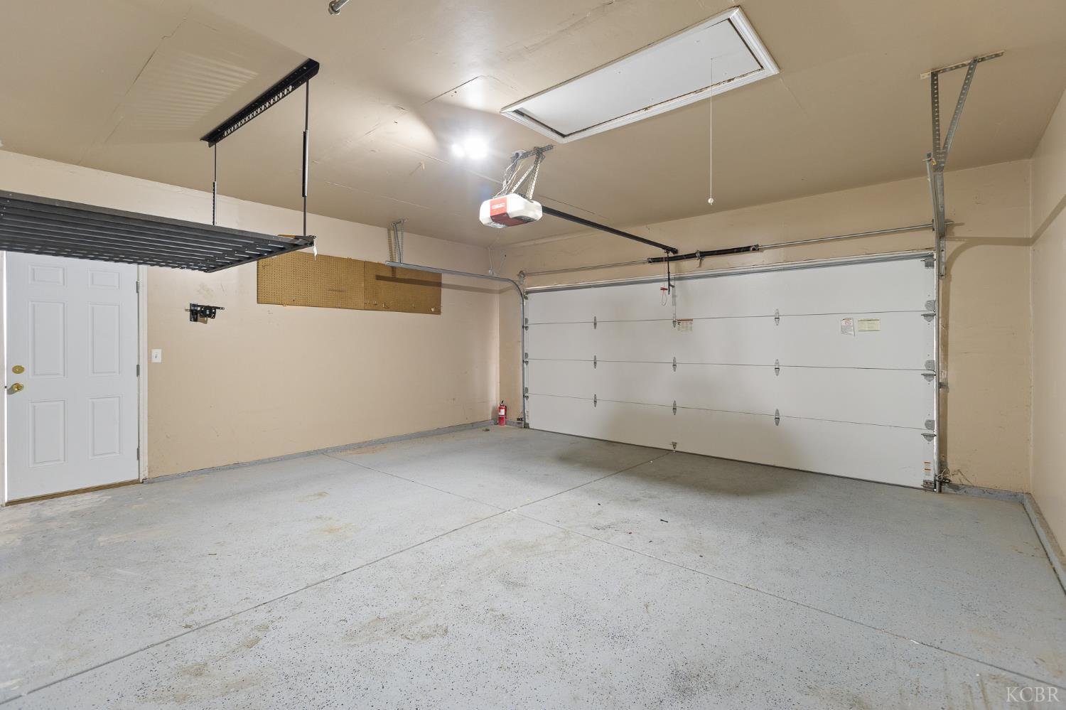 671 Vista Ct, Lemoore, CA 93245
