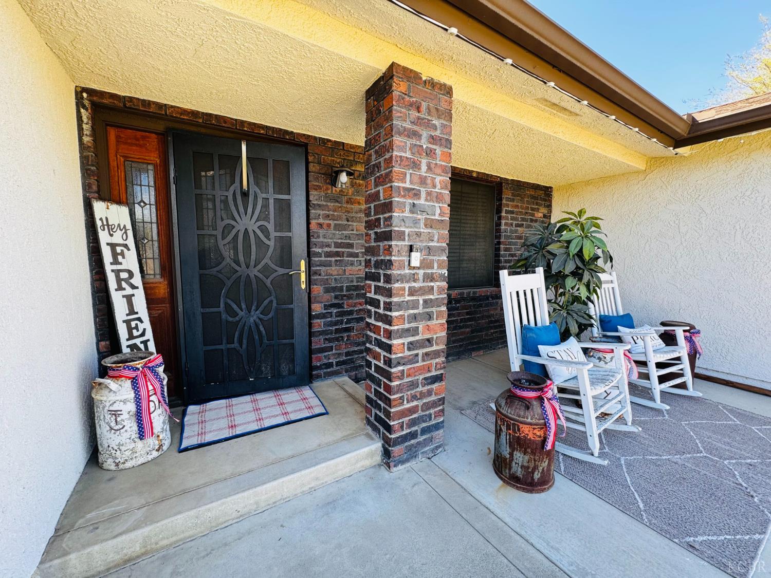 2560 Chestnut Ave, Hanford, CA 93230