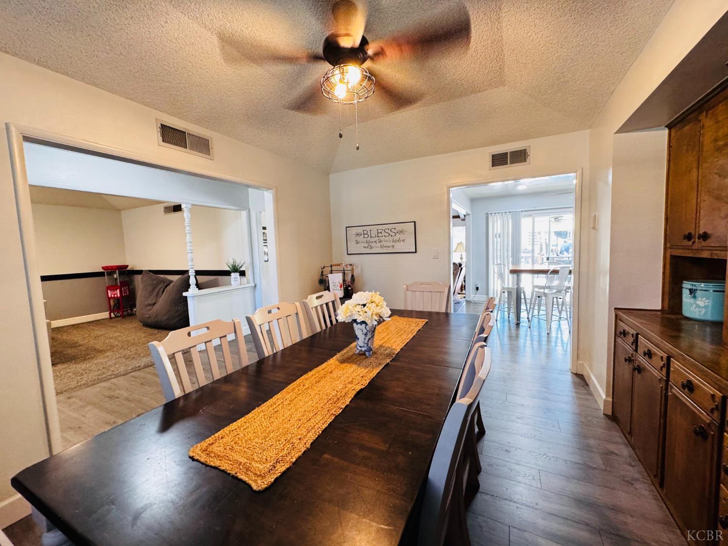 2560 Chestnut Ave, Hanford, CA 93230