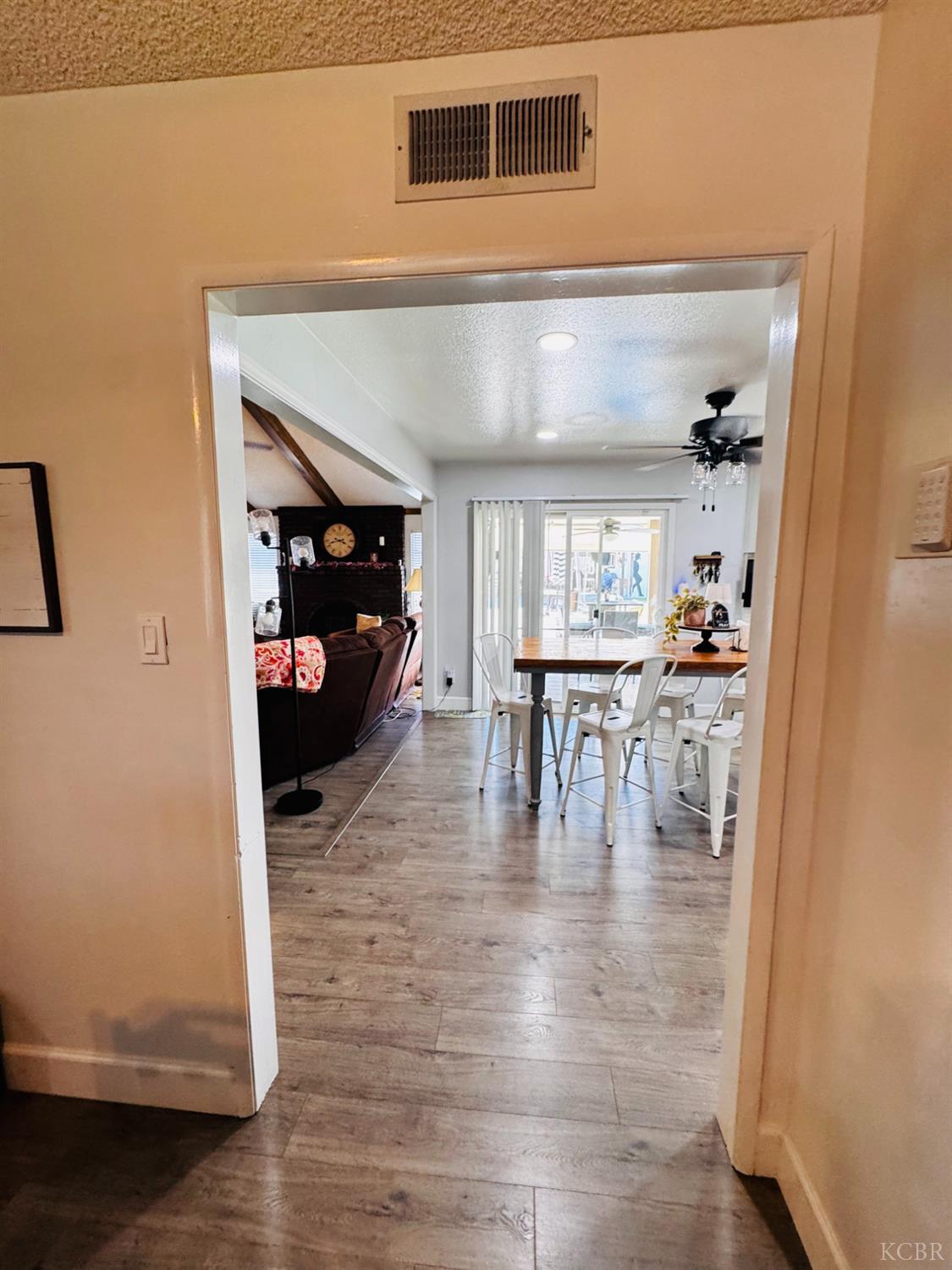 2560 Chestnut Ave, Hanford, CA 93230