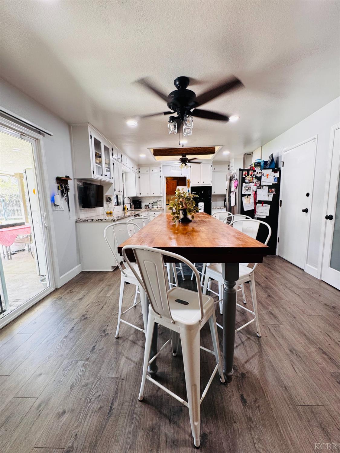 2560 Chestnut Ave, Hanford, CA 93230