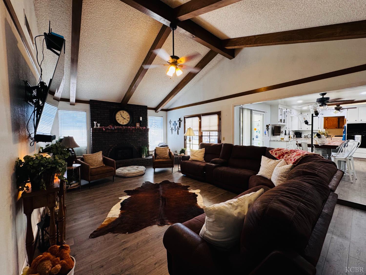 2560 Chestnut Ave, Hanford, CA 93230