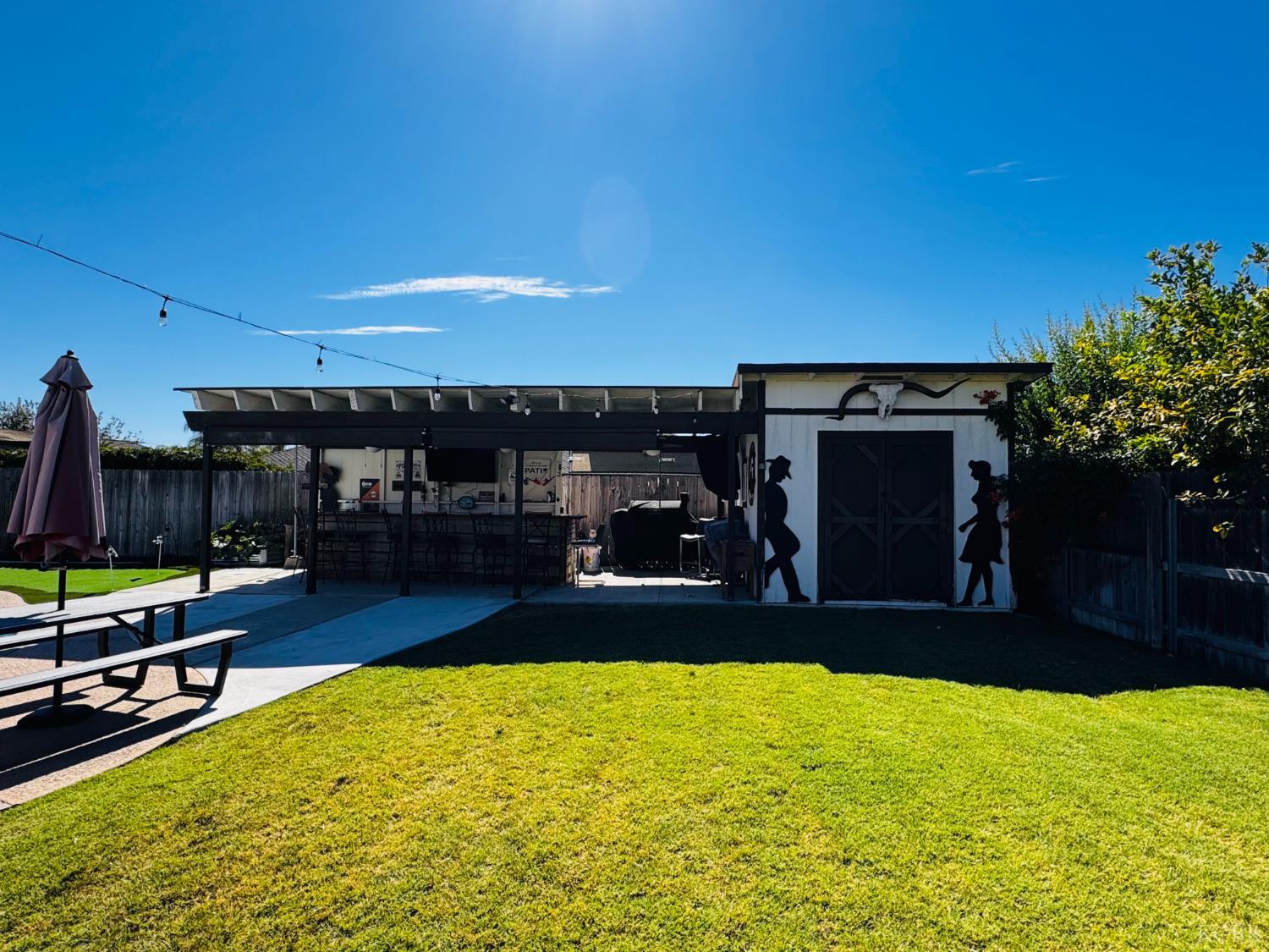 2560 Chestnut Ave, Hanford, CA 93230
