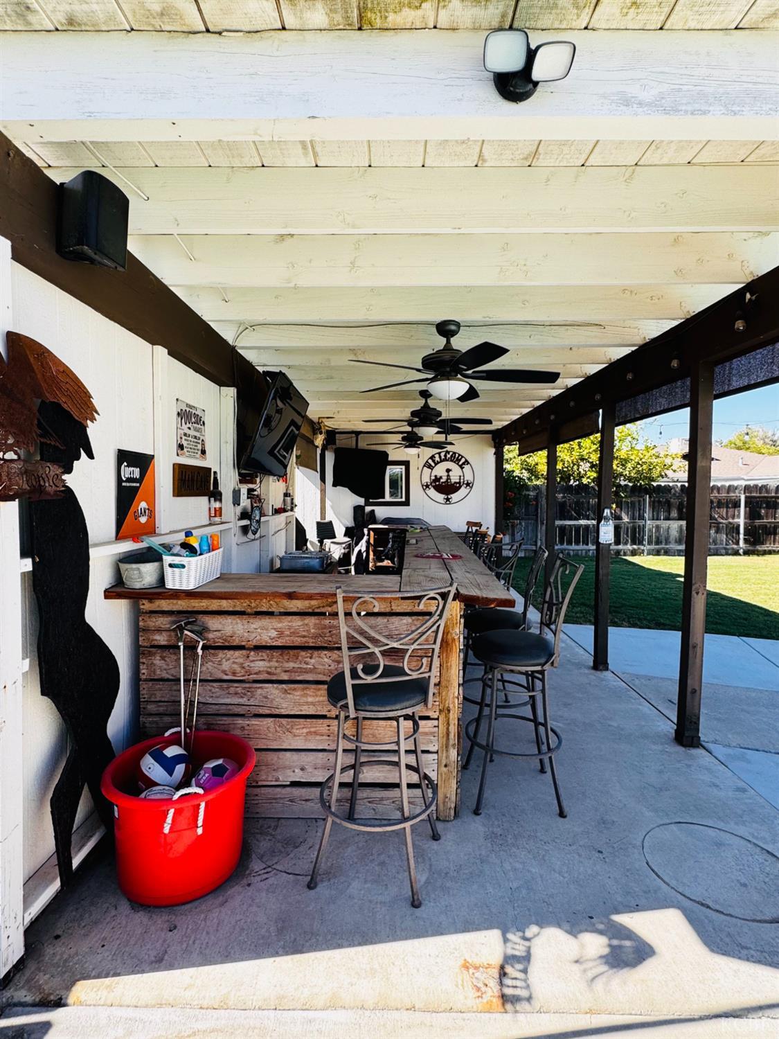 2560 Chestnut Ave, Hanford, CA 93230
