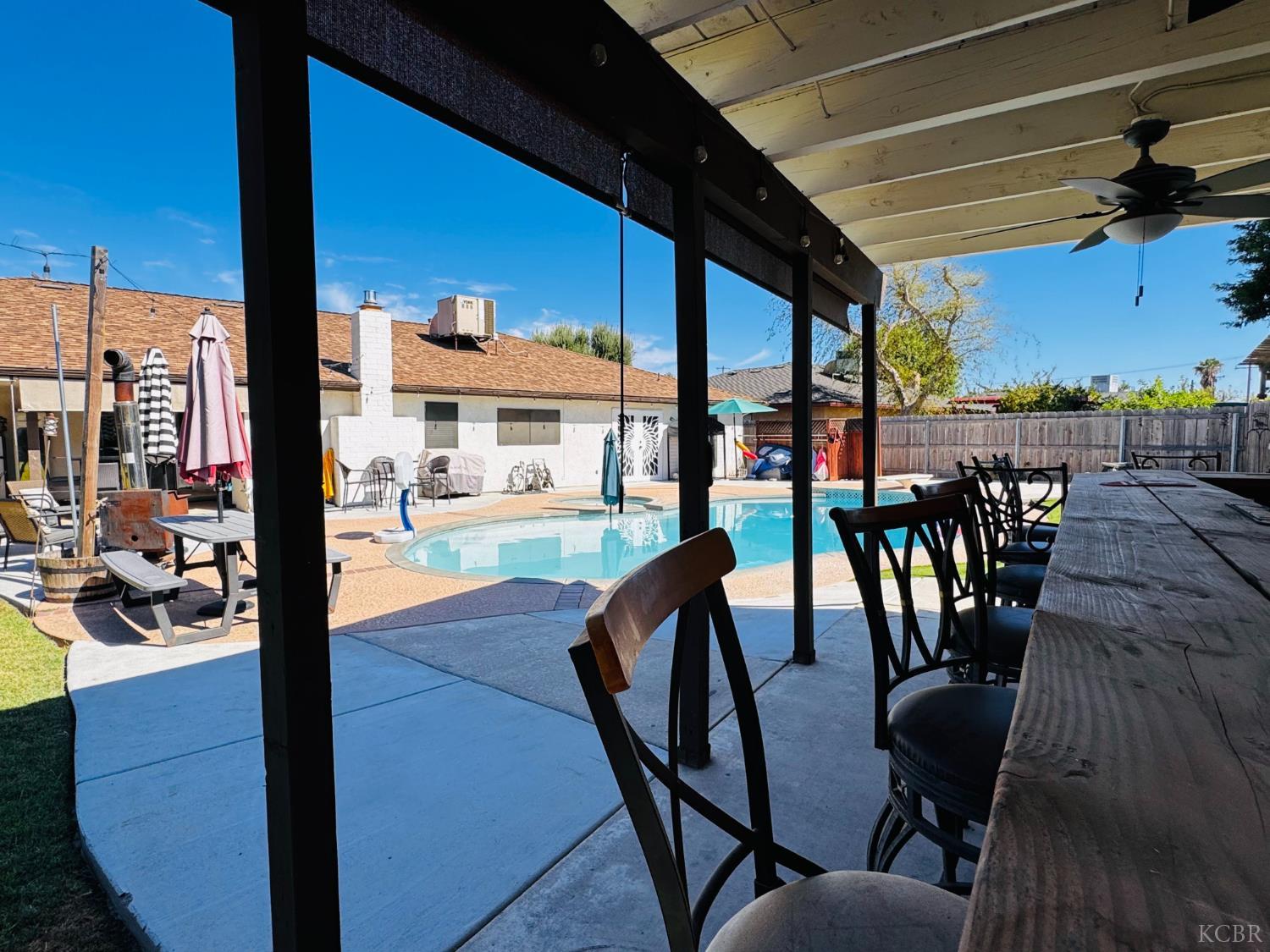 2560 Chestnut Ave, Hanford, CA 93230