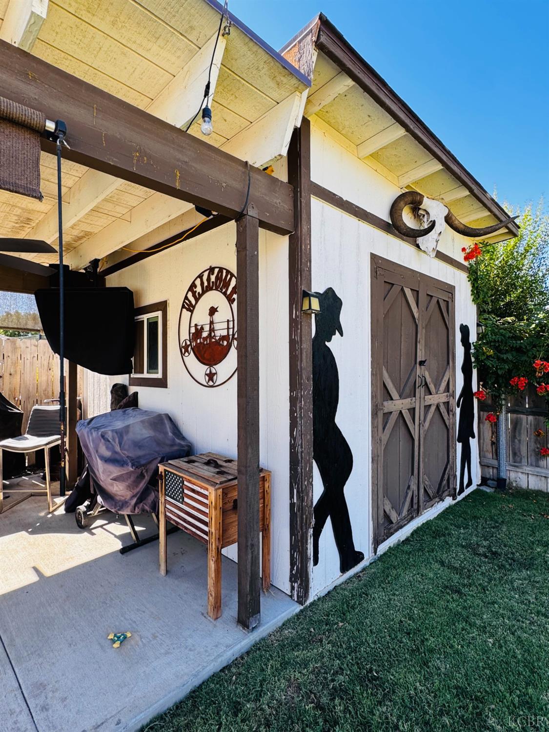 2560 Chestnut Ave, Hanford, CA 93230
