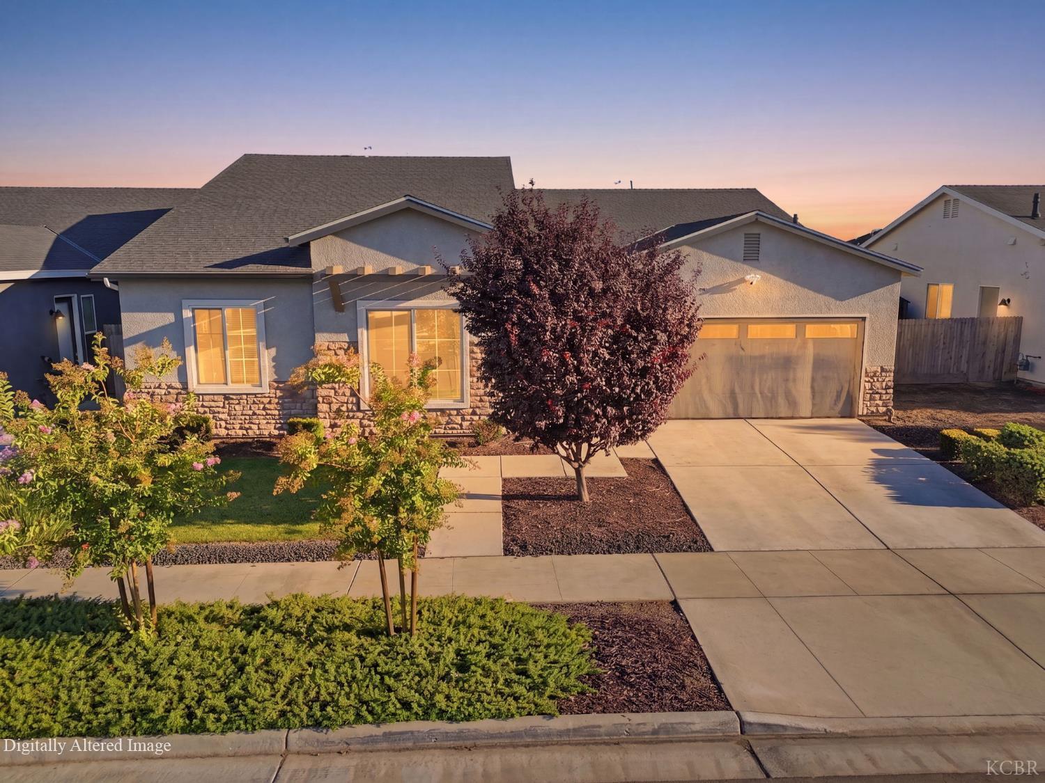 2407 W Andrew Ln, Hanford, CA 93230