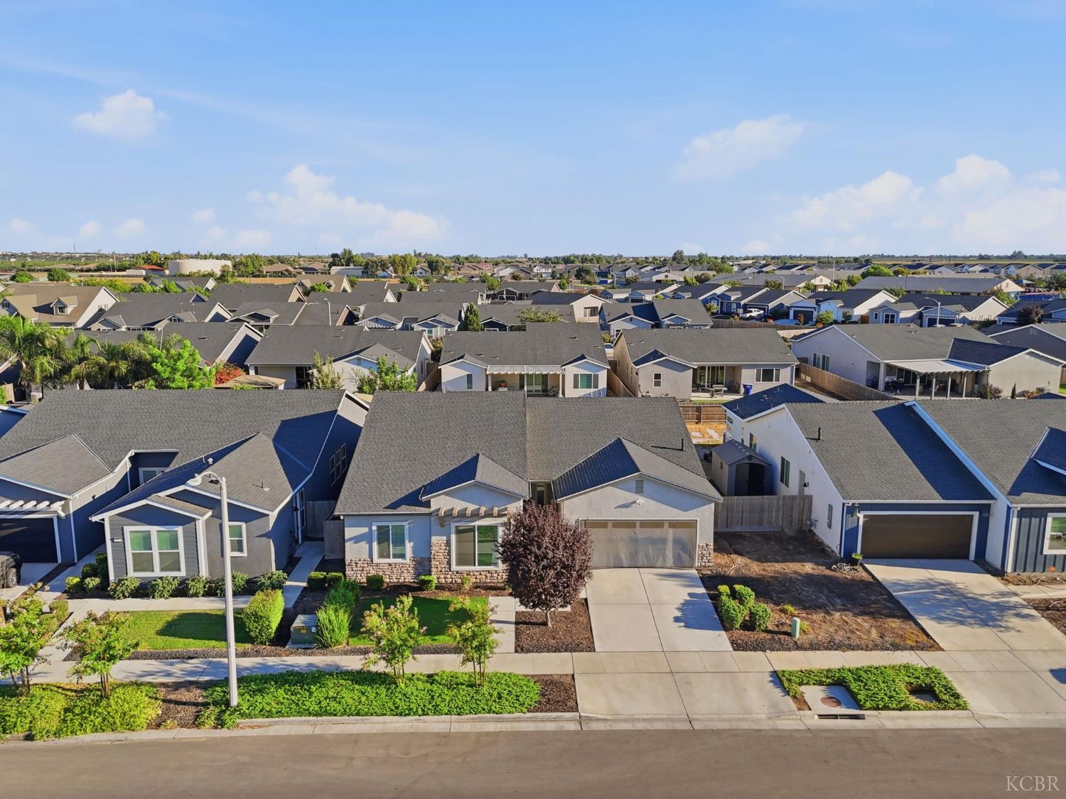 2407 W Andrew Ln, Hanford, CA 93230