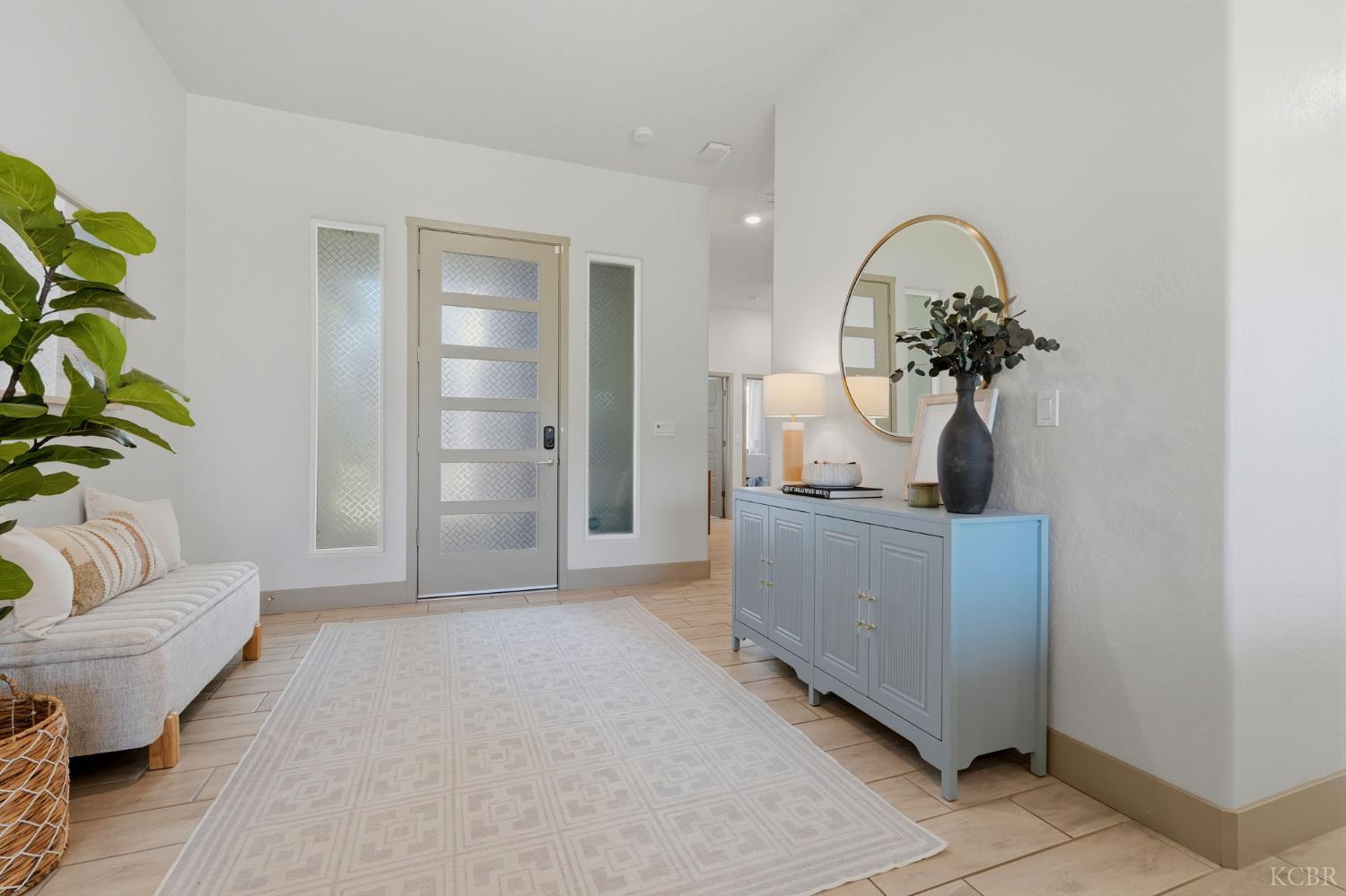 2407 W Andrew Ln, Hanford, CA 93230