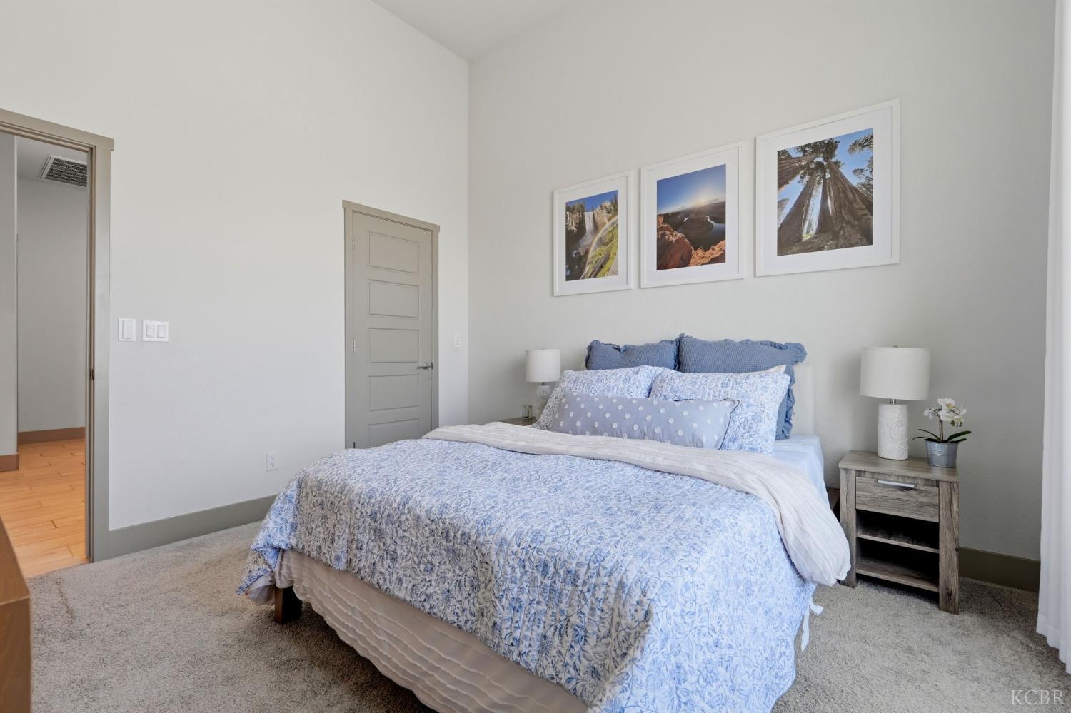 2407 W Andrew Ln, Hanford, CA 93230