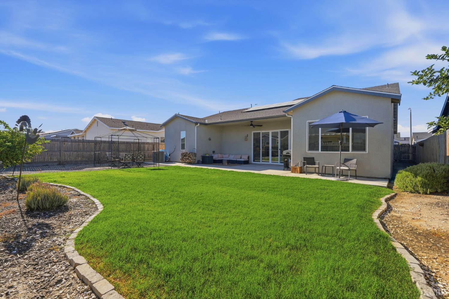 2407 W Andrew Ln, Hanford, CA 93230