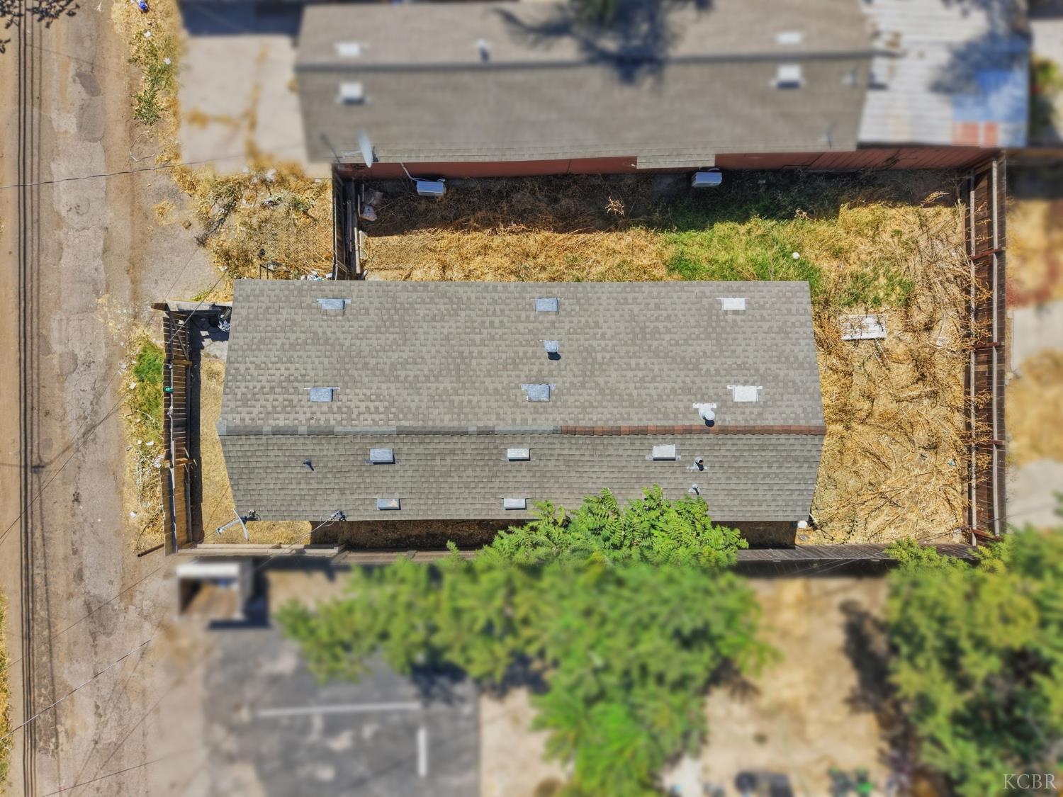 523 E 11th St, Hanford, CA 93230