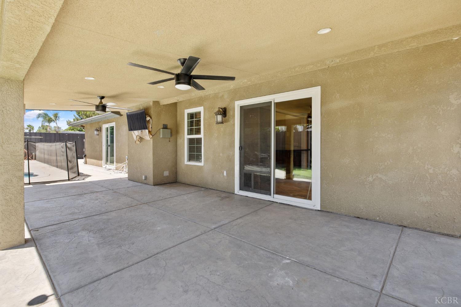 2175 Beechwood Ct, Hanford, CA 93230