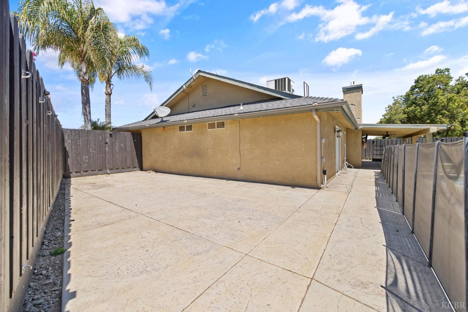 2175 Beechwood Ct, Hanford, CA 93230