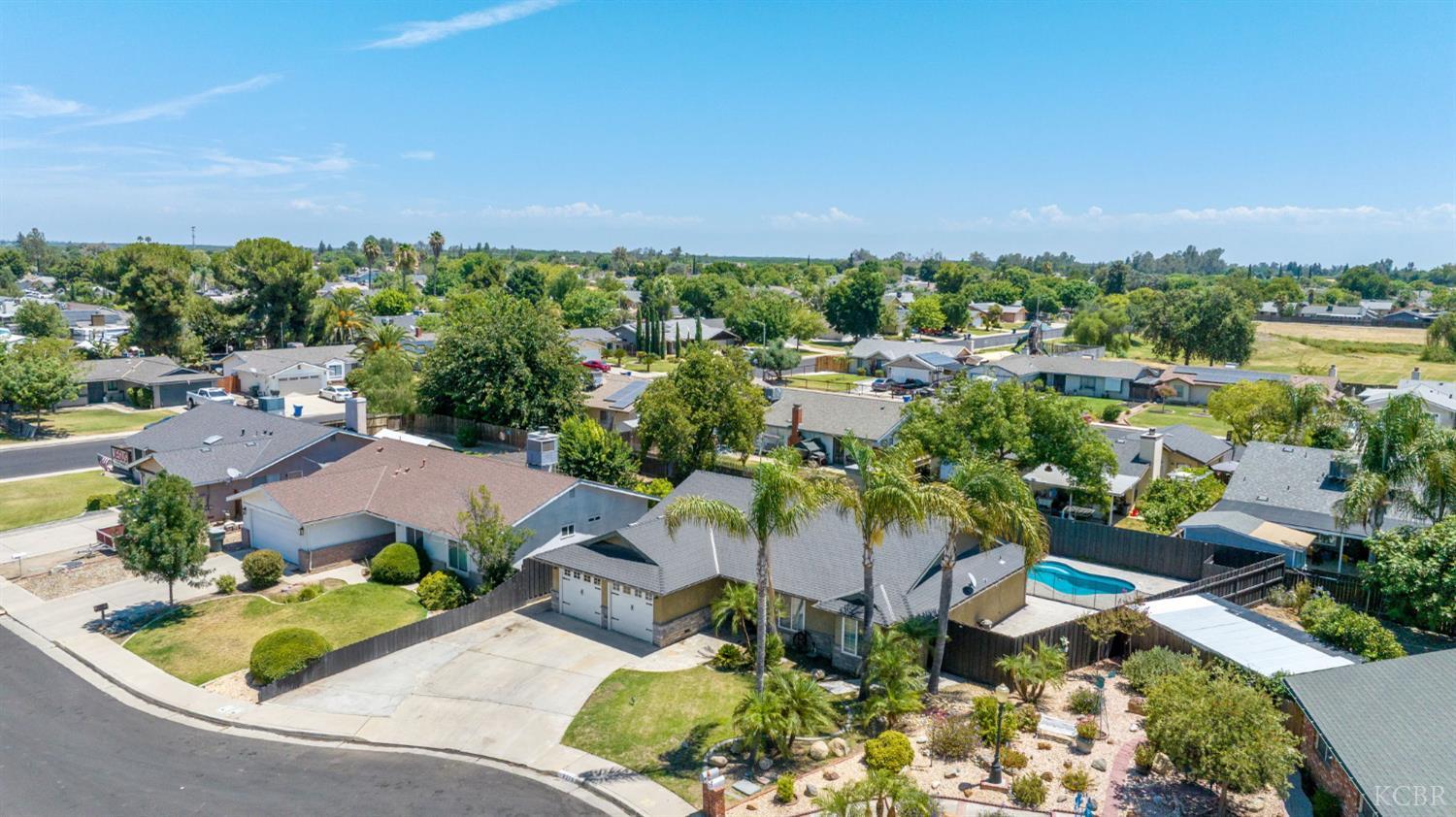 2175 Beechwood Ct, Hanford, CA 93230