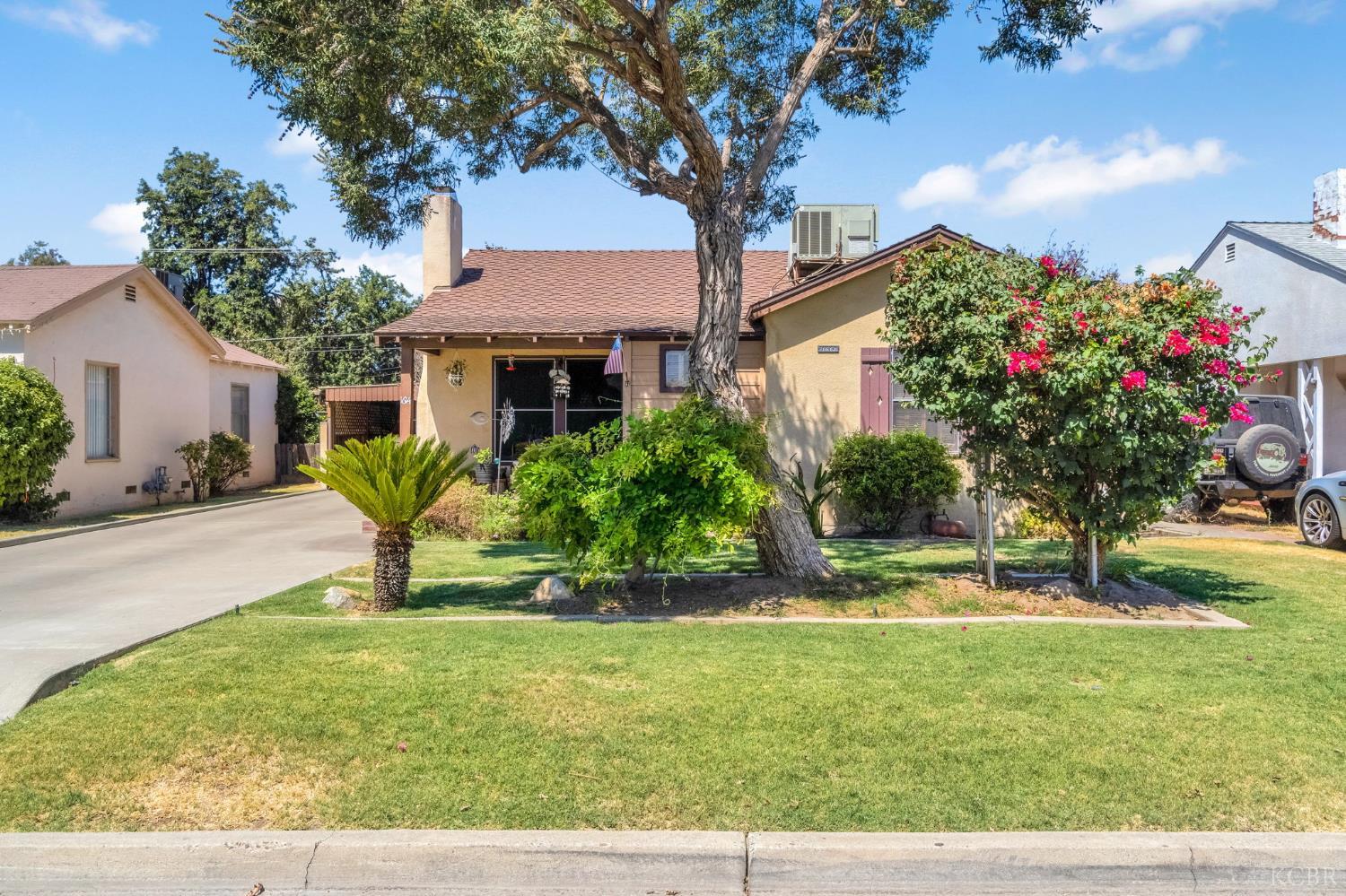 1614 N Green St, Hanford, CA 93230