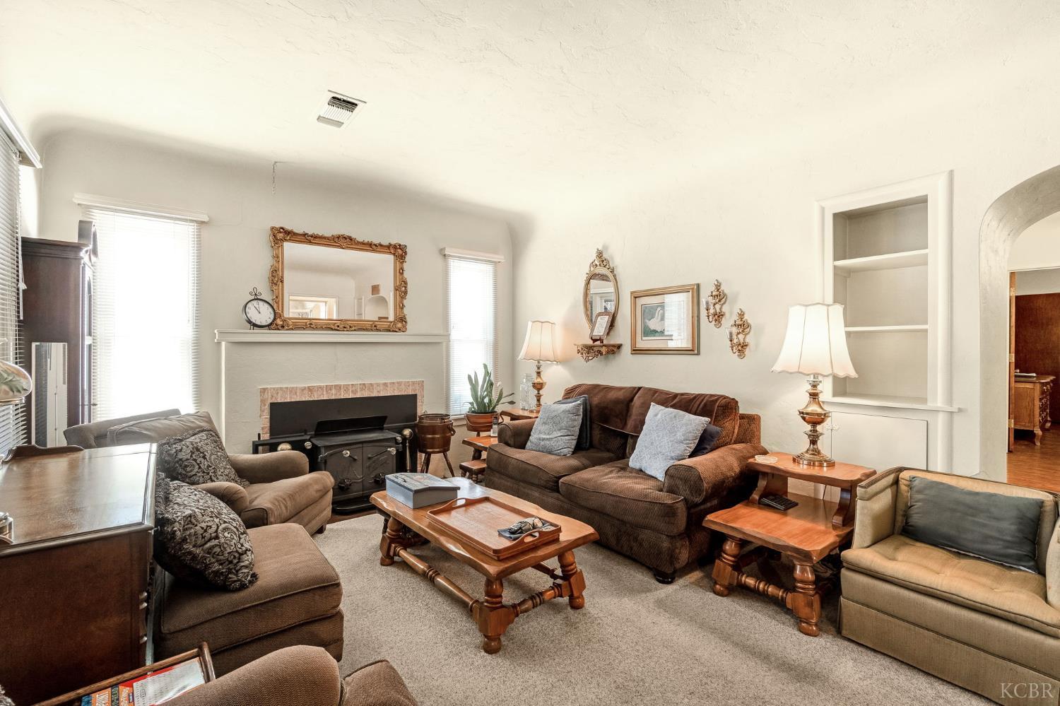 1614 N Green St, Hanford, CA 93230